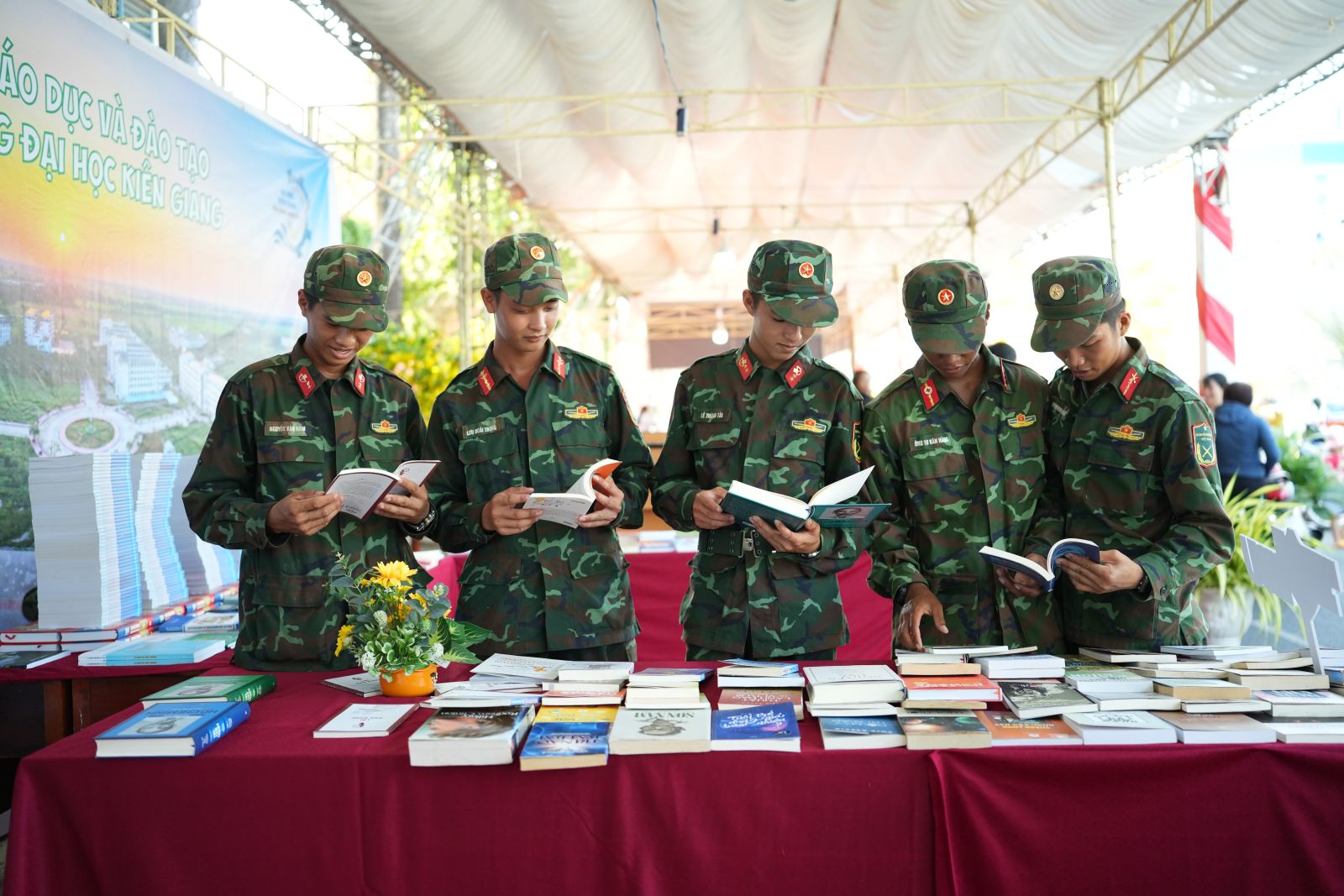 Đường sách Hội Tao đàn Chiêu Anh Các mang đậm giá trị truyền thống
